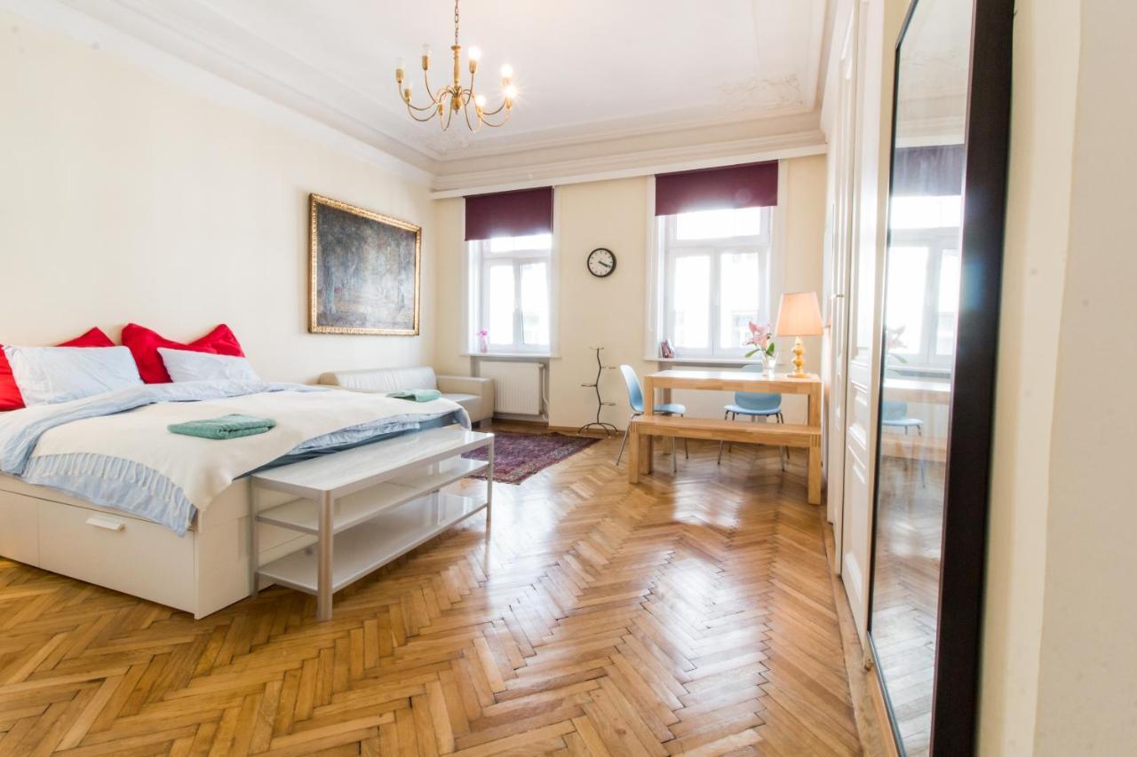 Beautiful Viennese Apartment Exterior foto